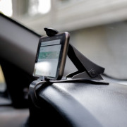 Магнитный держатель-прищепка для смартфона на торпедо EasyWay EW059 (черный)