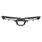 Решетка радиатора Toyota Corolla (E170) USA (2016-2019) FPS FP 7064 990 (правая)