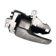 Ручка внутренняя (правая) Mitsubishi Lancer X (CY / CX) 2007-2017 FPS FP 4811 122 (передняя, задняя)